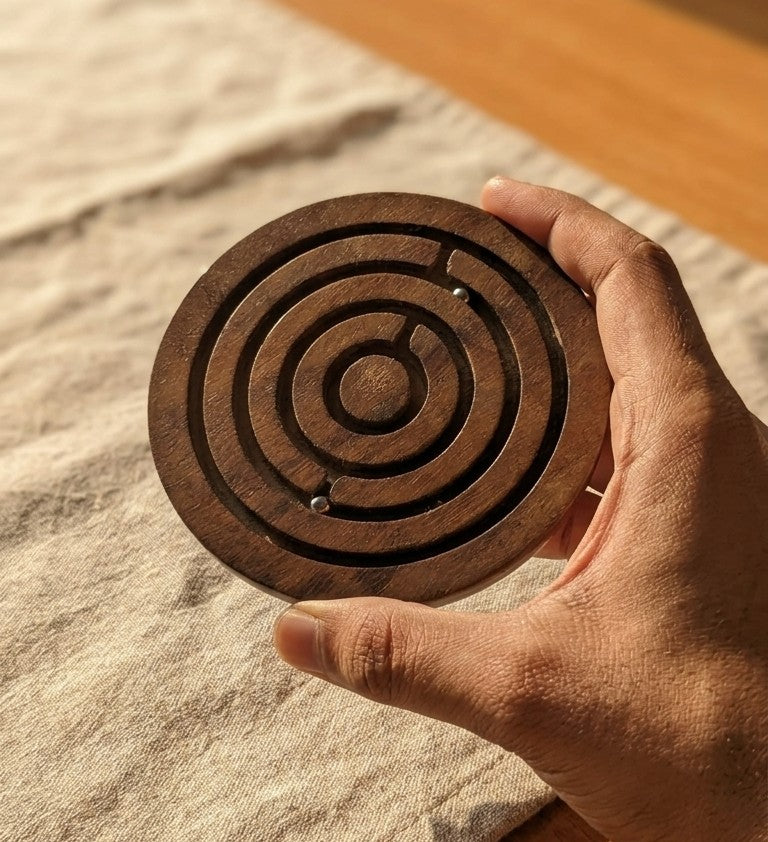 Wooden Circular Ball-in-a-Maze Puzzle – Handheld Focus & Skill Game