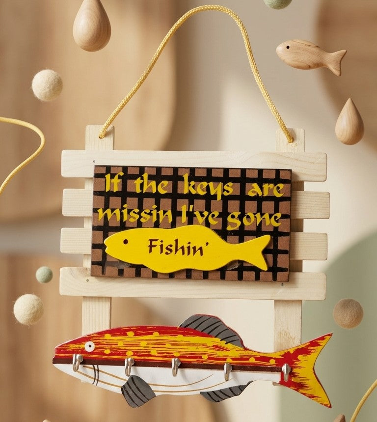 Wooden Fish Wall Key Hanger – Rustic 4-Hook Entryway Organizer